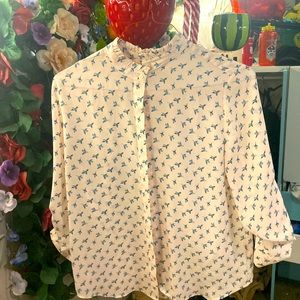 Slightly see through top, 100% polyester